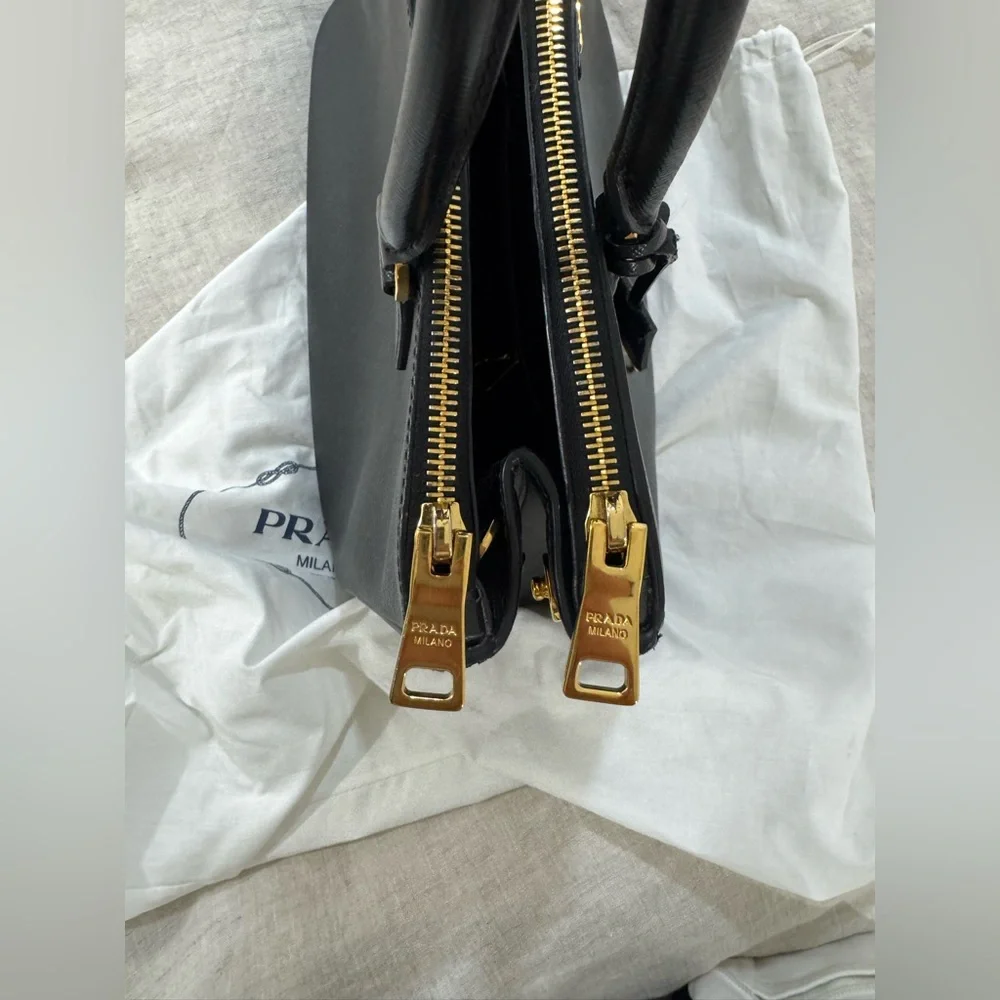 Prada black purse - Picture 13 of 15